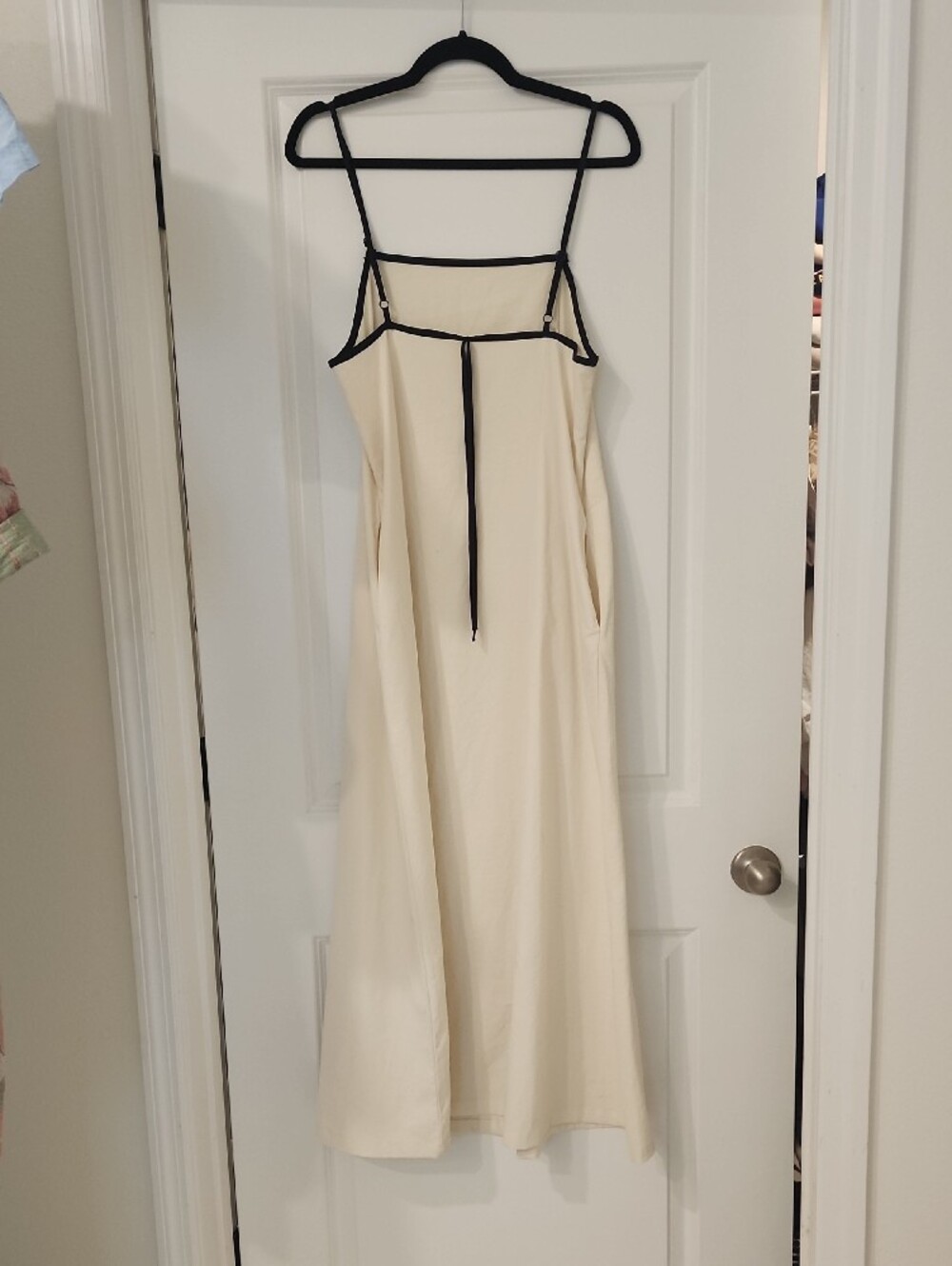 Cream Maxi Dress With Pockets - Picture 3 of 4
